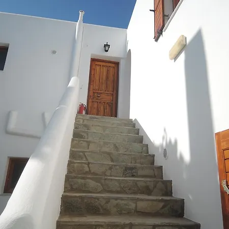 Mitsi Naousa (Paros)