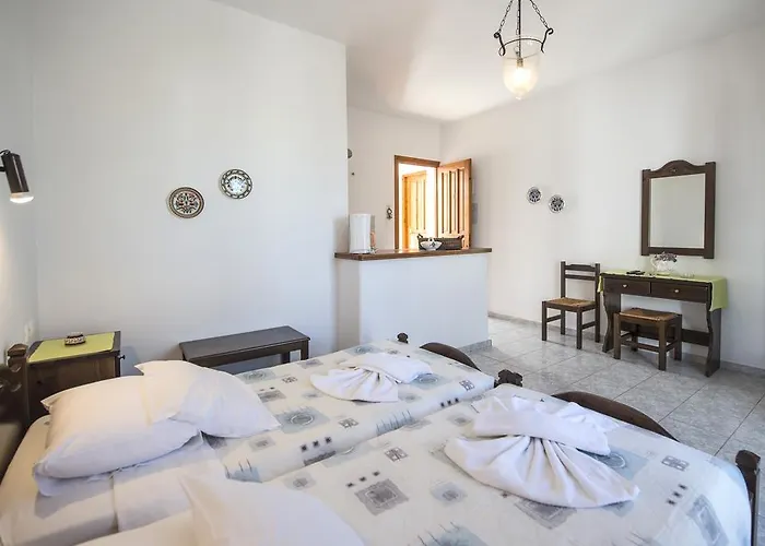 Mitsi Naousa (Paros)